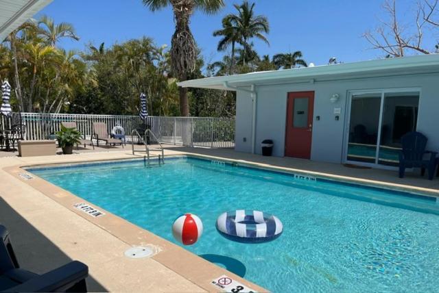 Sunshine Island Inn - Adults Only サニベル エクステリア 写真